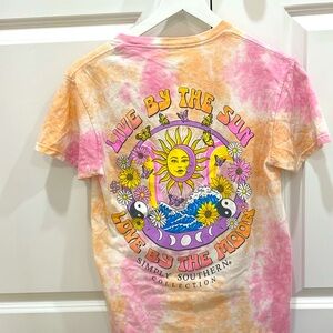 Simply Southern Tie Die graphic tee! great condition! SIZE S